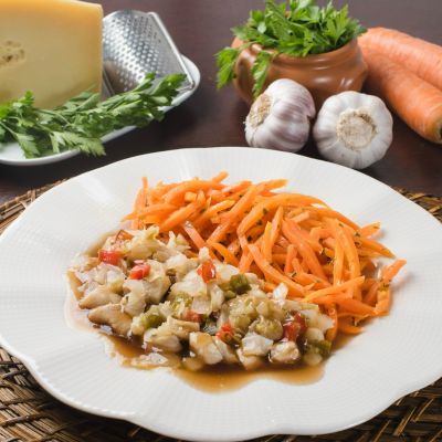 Frango Xadrez e Cenoura Salteada 300g - 216kcal - 21g Proteína
